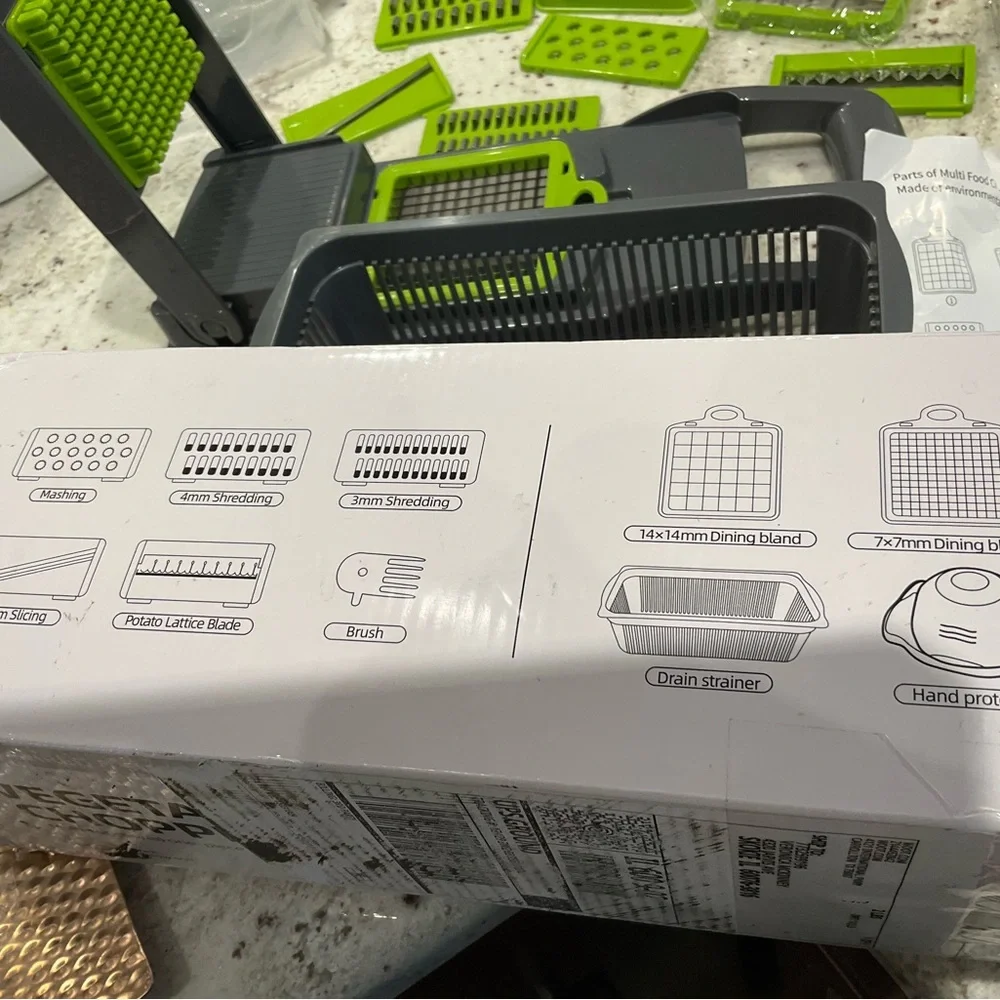 Multi-Funct Vegetable Chopper 12 in 1 Pro